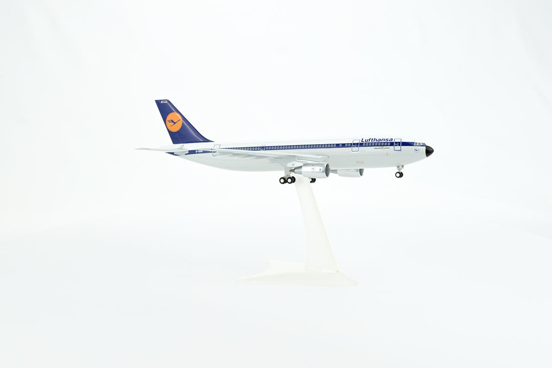 1:200 Lufthansa 300 D-AIAC