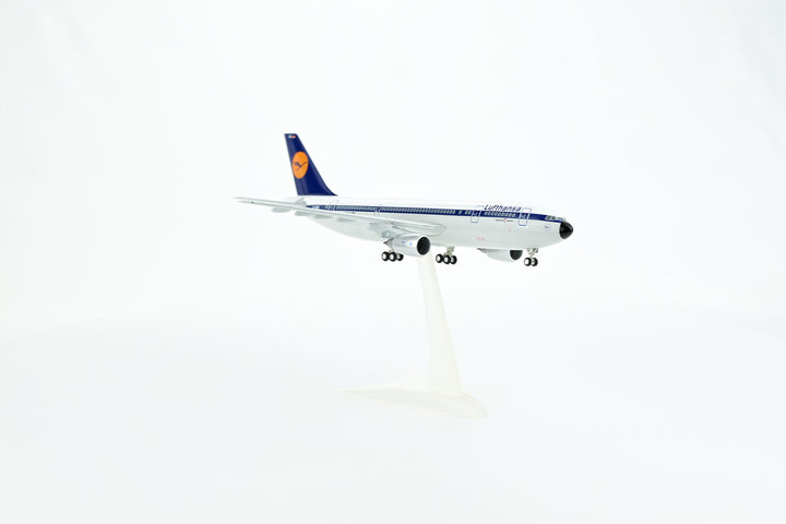 1:200 Lufthansa 300 D-AIAC