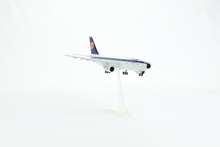 1:200 Lufthansa 300 D-AIAC