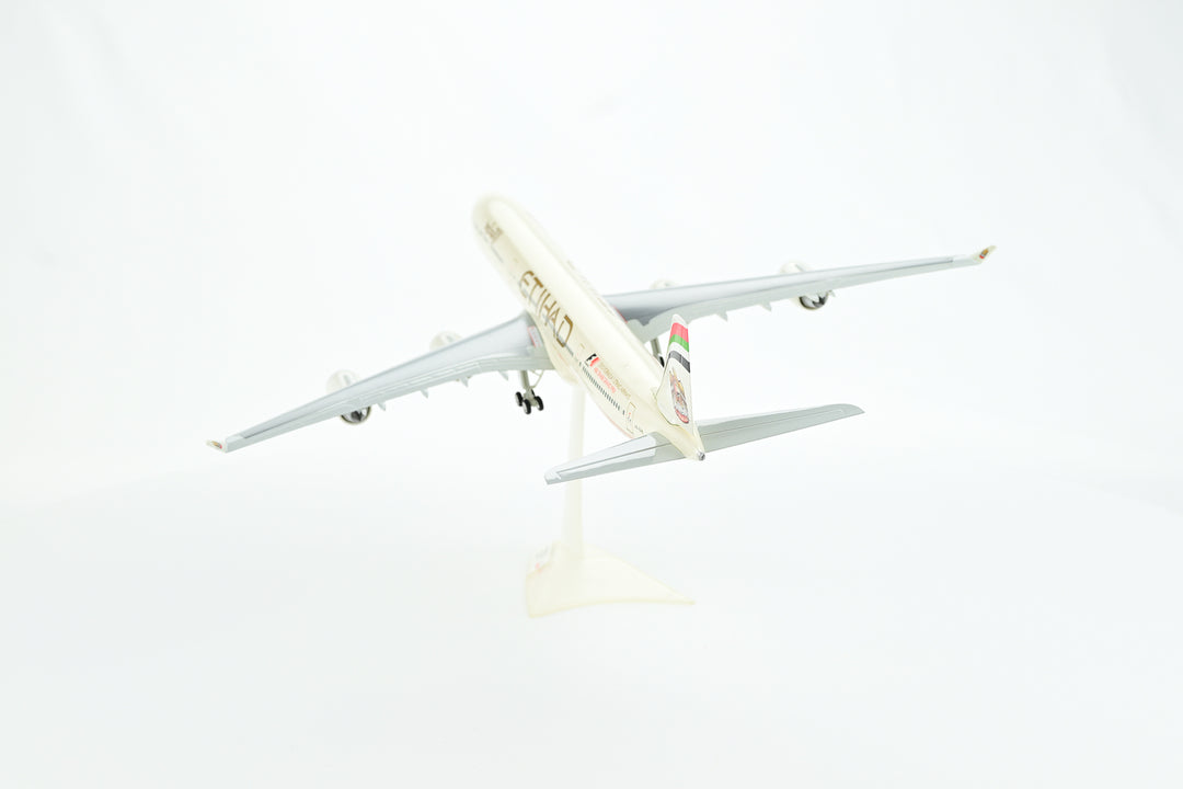 1:200 Etihad 340-600 F1 2013 A6-EHK