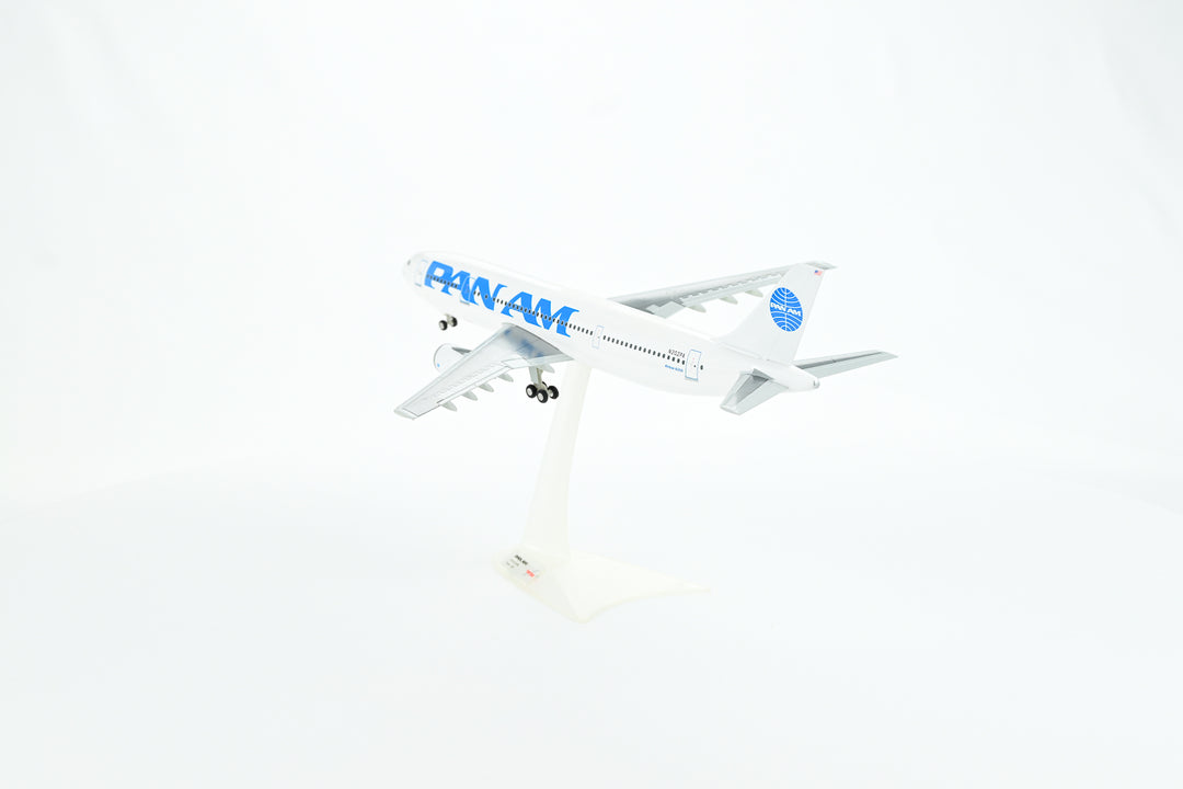 1:200 PAN AM 300 N202PA