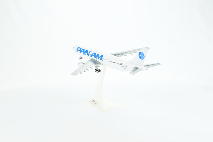 1:200 PAN AM 300 N202PA