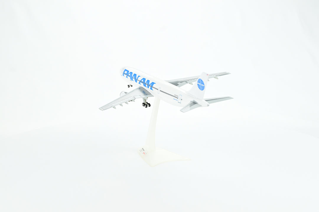 1:200 PAN AM 300 N202PA