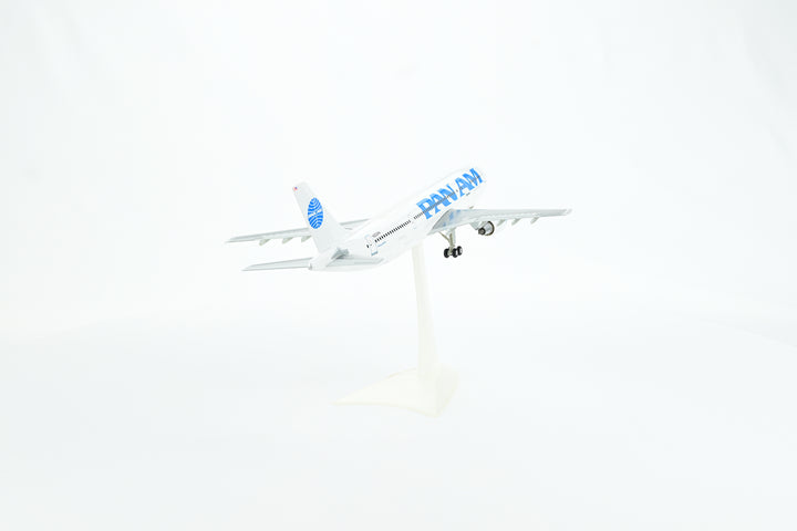 1:200 PAN AM 300 N202PA