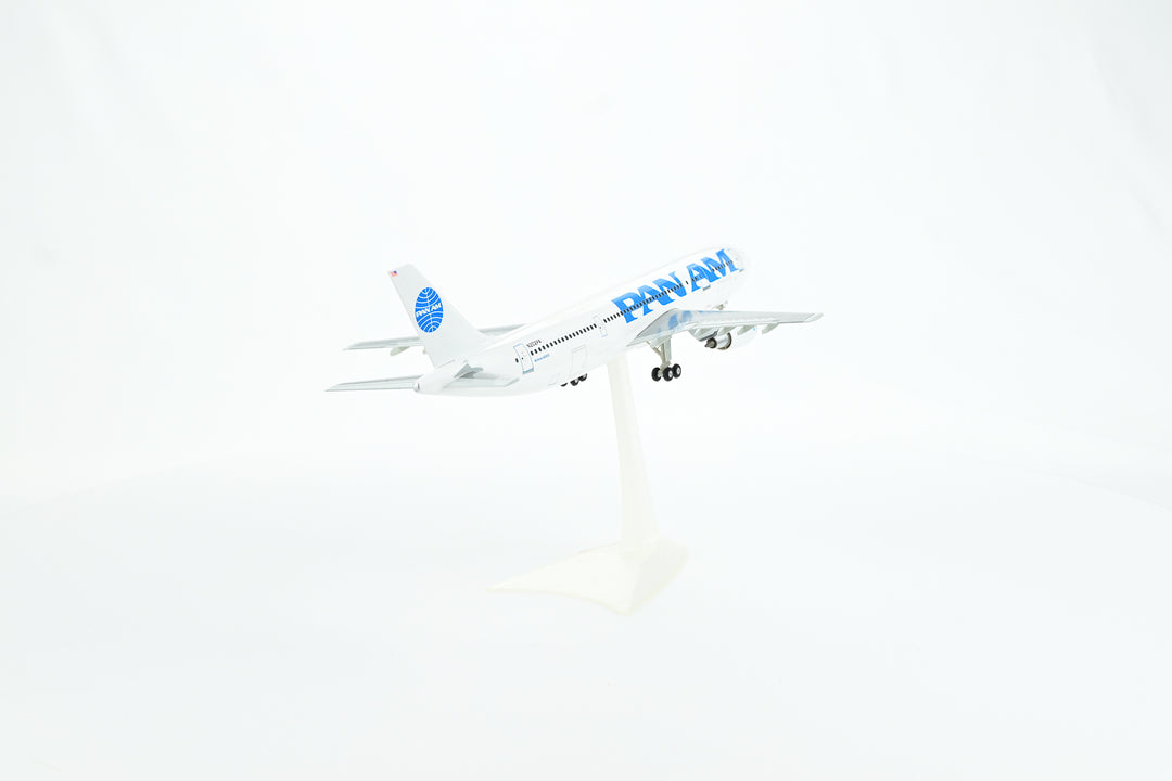 1:200 PAN AM 300 N202PA