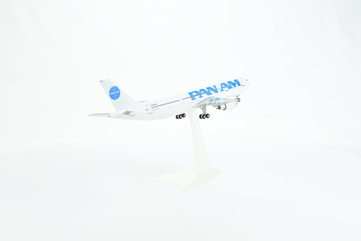 1:200 PAN AM 300 N202PA