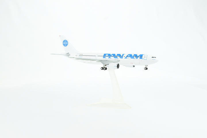 1:200 PAN AM 300 N202PA