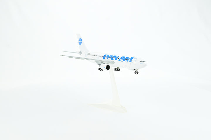 1:200 PAN AM 300 N202PA