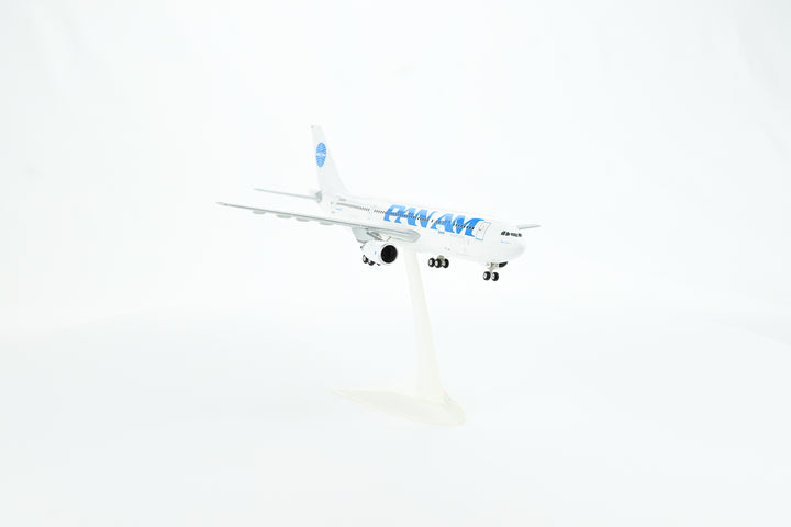 1:200 PAN AM 300 N202PA