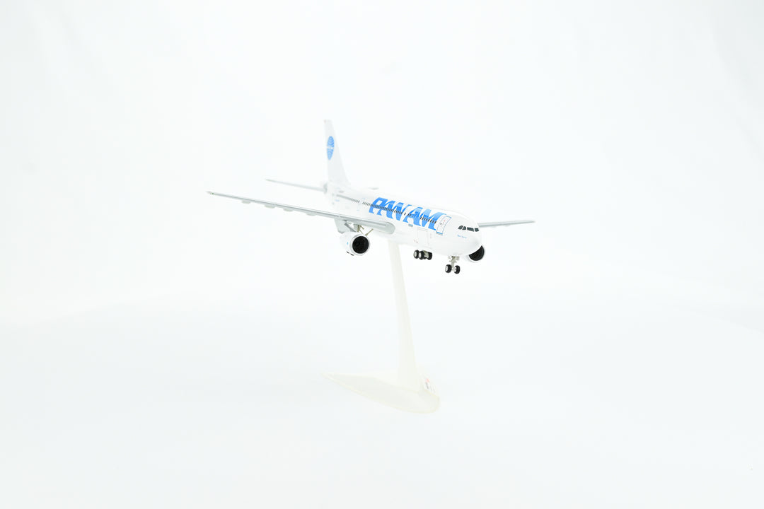 1:200 PAN AM 300 N202PA