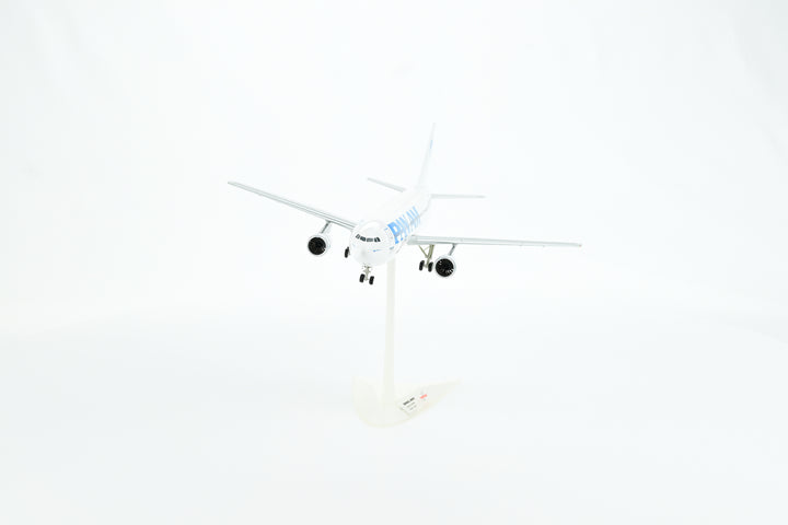 1:200 PAN AM 300 N202PA