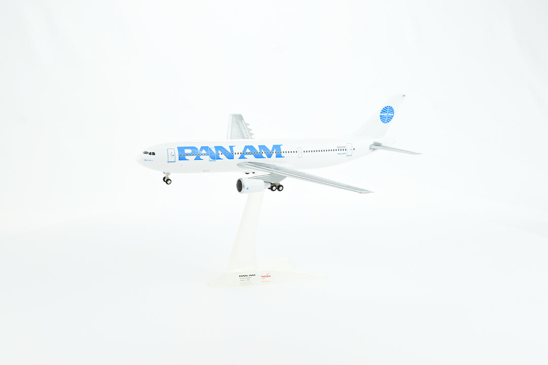 1:200 PAN AM 300 N202PA