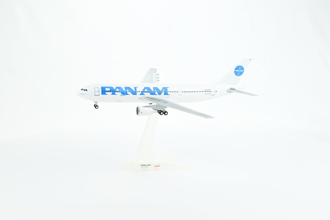 1:200 PAN AM 300 N202PA