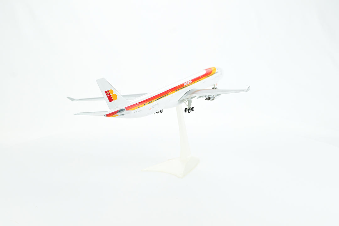 1:200 IBERIA 330-300 EC-LUB