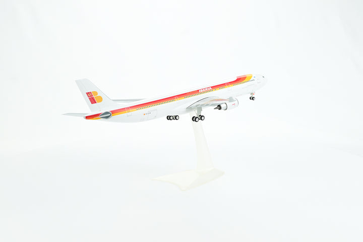 1:200 IBERIA 330-300 EC-LUB