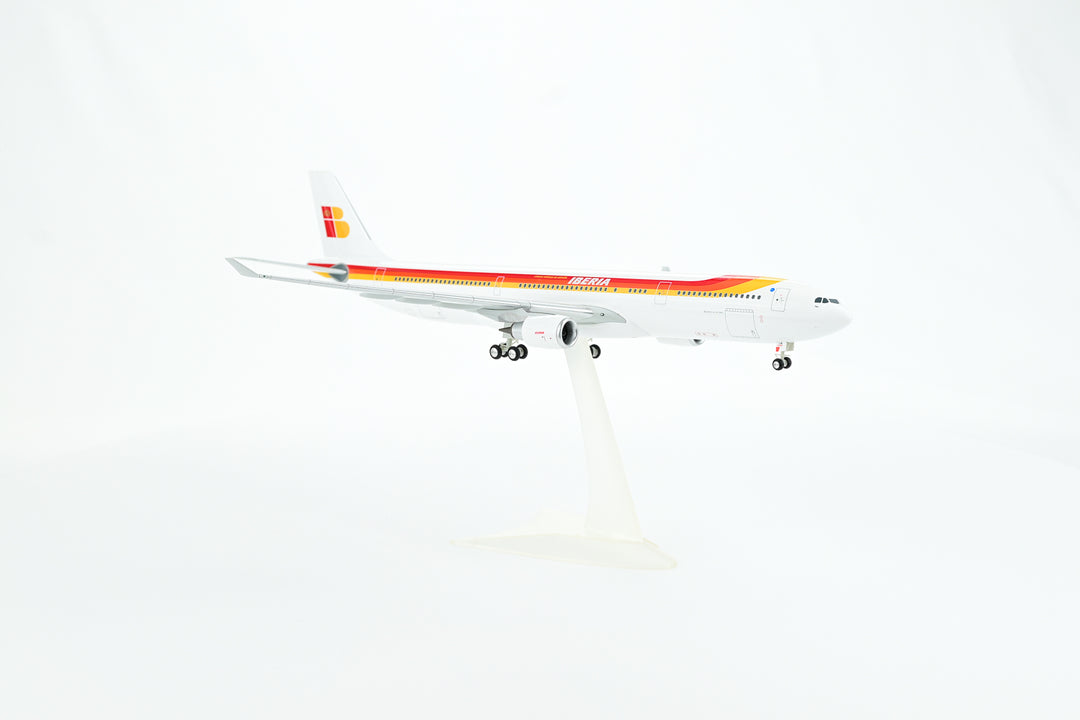 1:200 IBERIA 330-300 EC-LUB