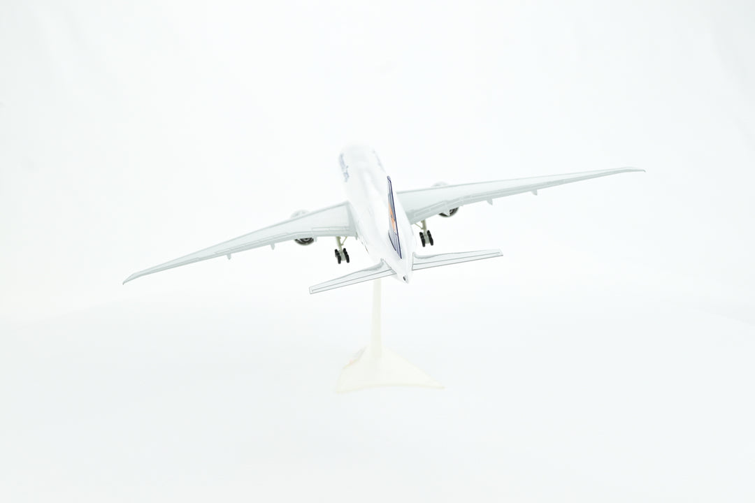 1:200 Lufthansa 777F D-ALFA