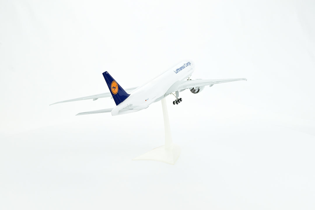 1:200 Lufthansa 777F D-ALFA