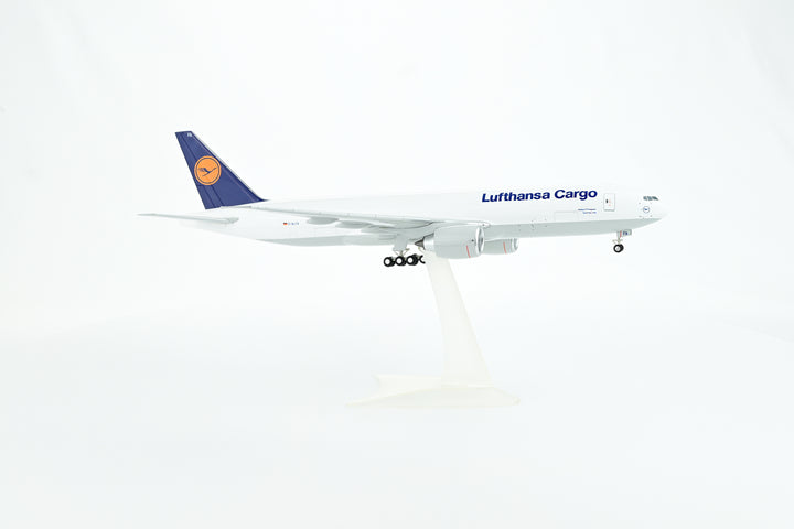 1:200 Lufthansa 777F D-ALFA