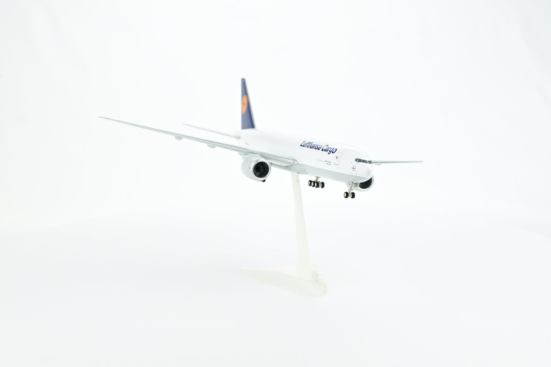 1:200 Lufthansa 777F D-ALFA