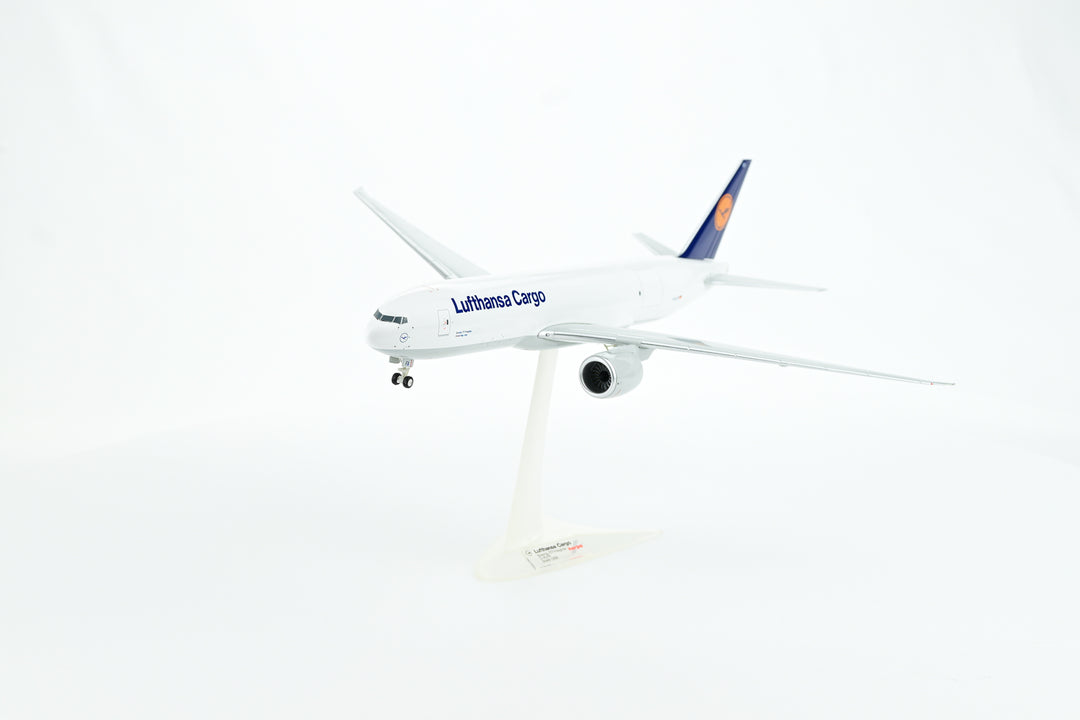 1:200 Lufthansa 777F D-ALFA