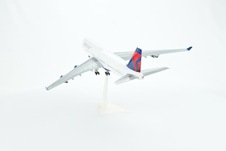 1:200 Delta Air Lines 747-400 N661US