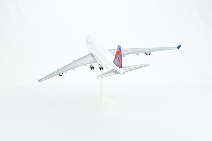 1:200 Delta Air Lines 747-400 N661US