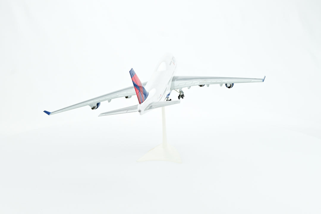 1:200 Delta Air Lines 747-400 N661US