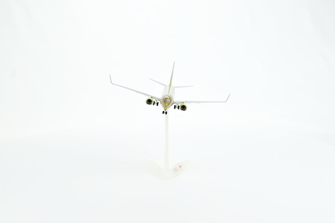 1:200 Tulfly 737-800 D-ATUD