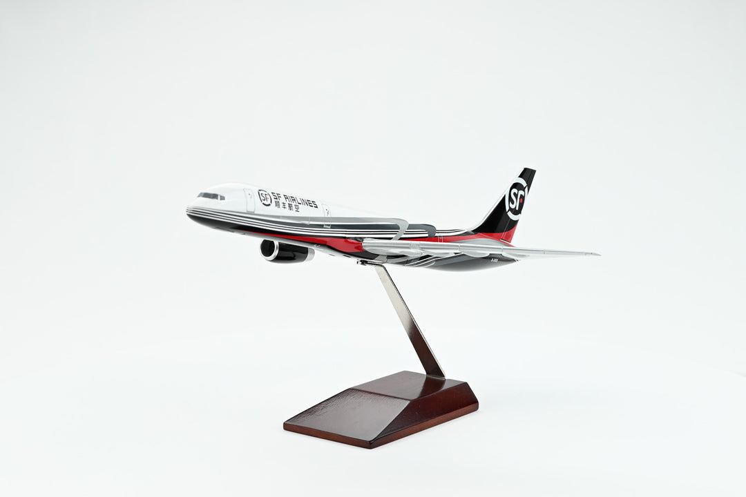 1:130 SF Express 757-200PCF