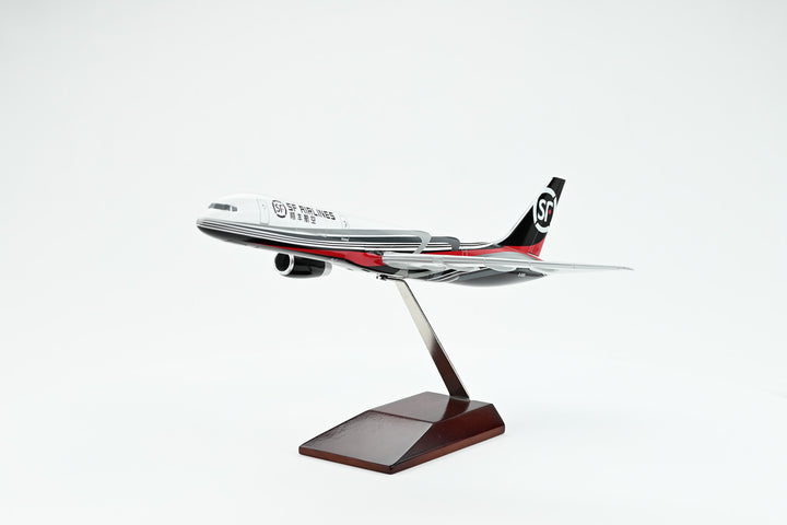 1:130 SF Express 757-200PCF