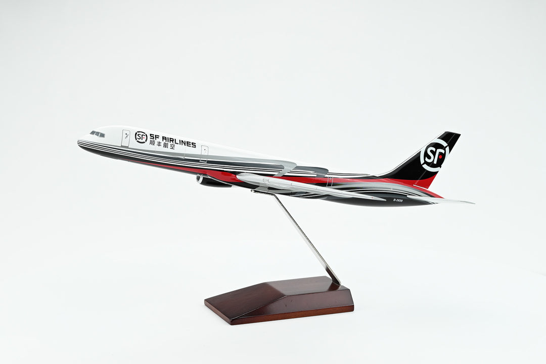 1:130 SF Express 757-200PCF