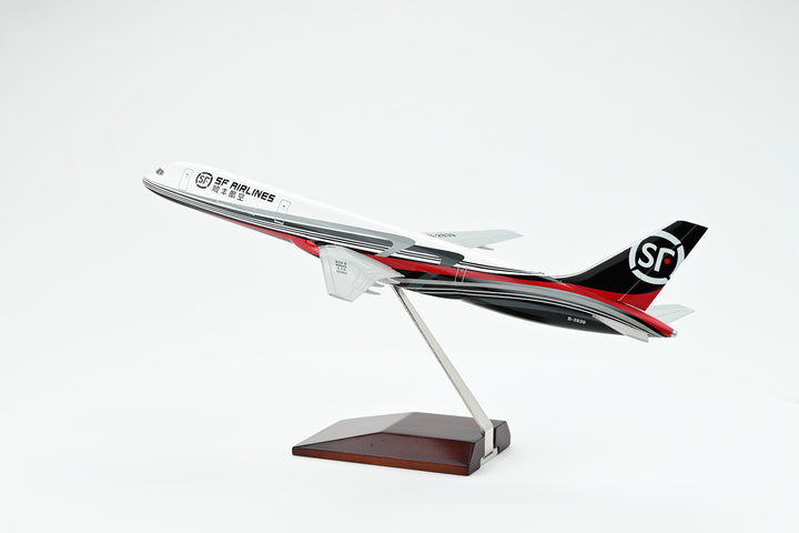 1:130 SF Express 757-200PCF