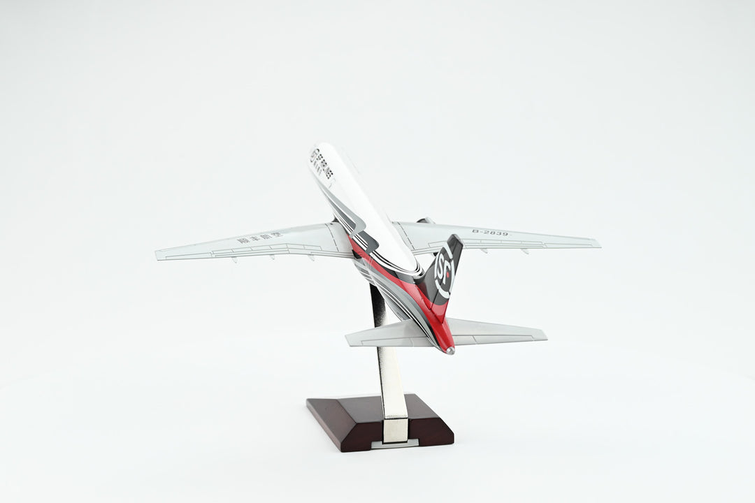 1:130 SF Express 757-200PCF