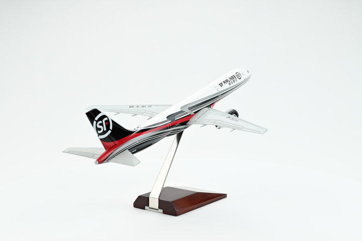 1:130 SF Express 757-200PCF