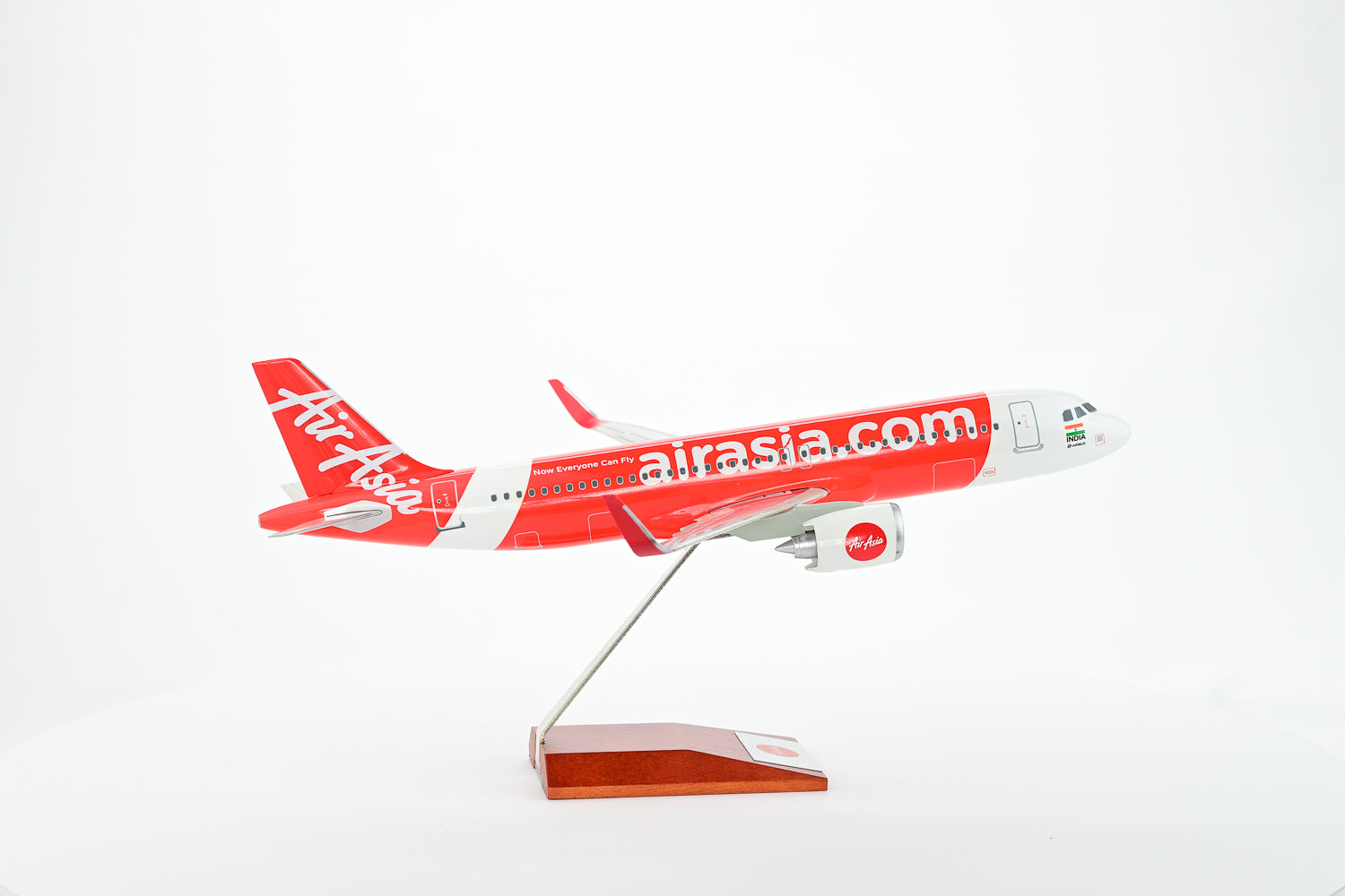 Air Asia Airbus A320 1:100 Aircraft Model – HeroPlane