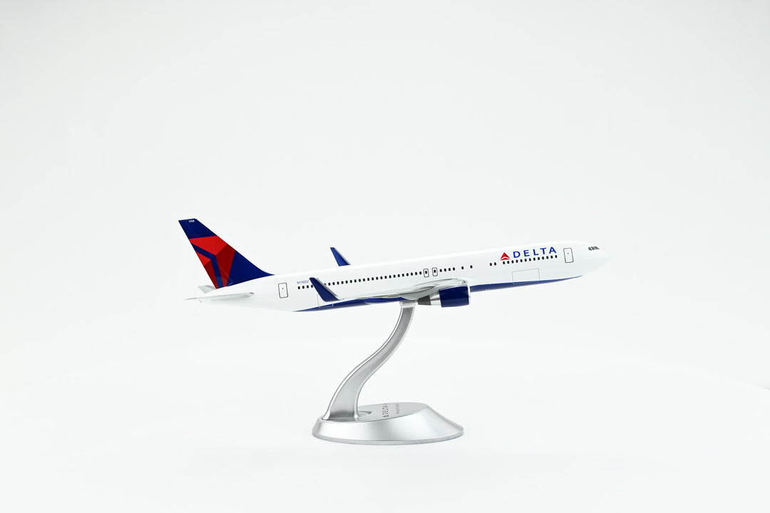 1:200 Delta Air Lines 767-300ER