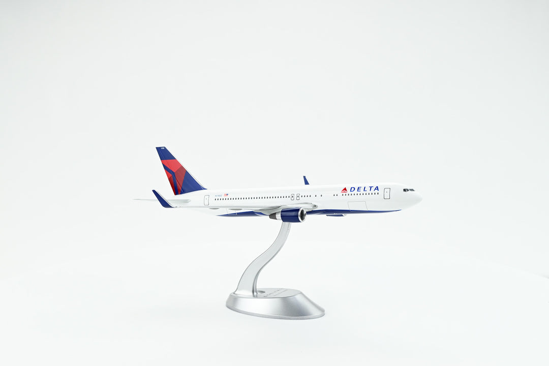 1:200 Delta Air Lines 767-300ER