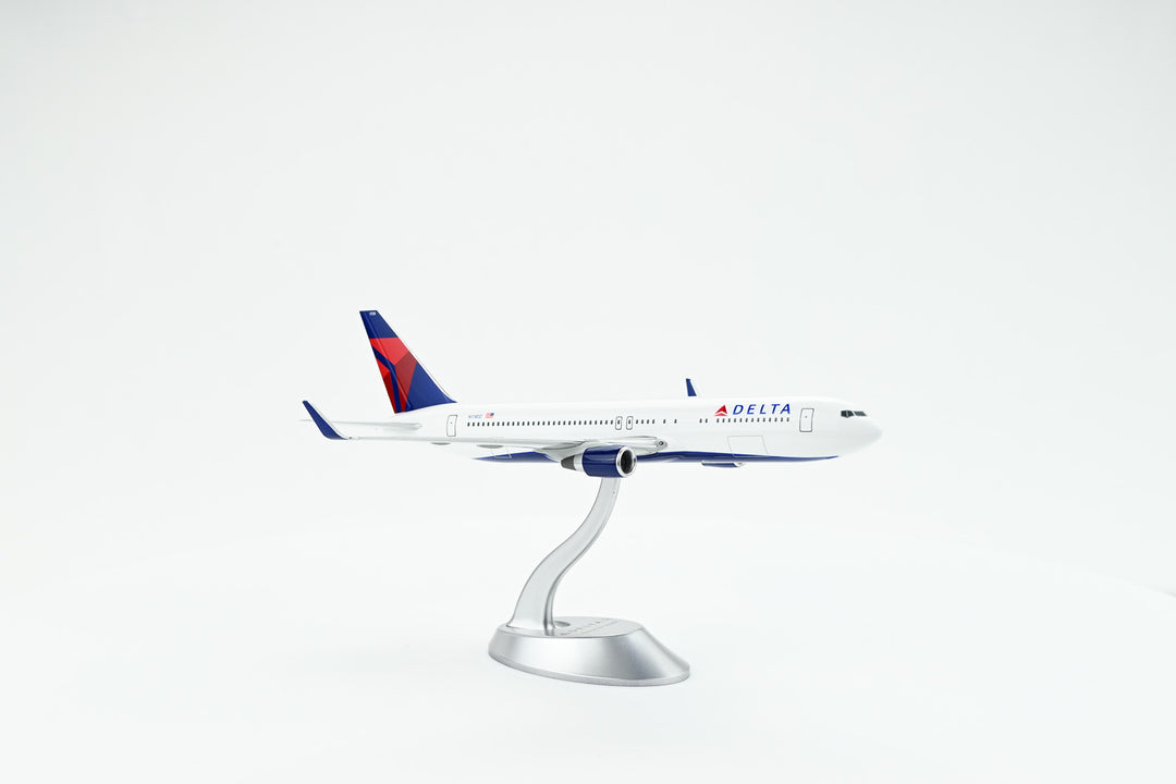 1:200 Delta Air Lines 767-300ER