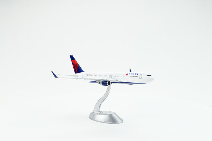 1:200 Delta Air Lines 767-300ER