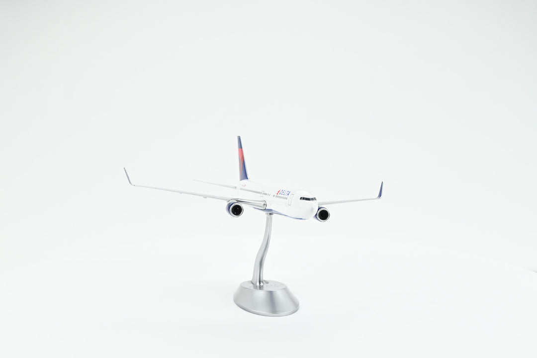 1:200 Delta Air Lines 767-300ER