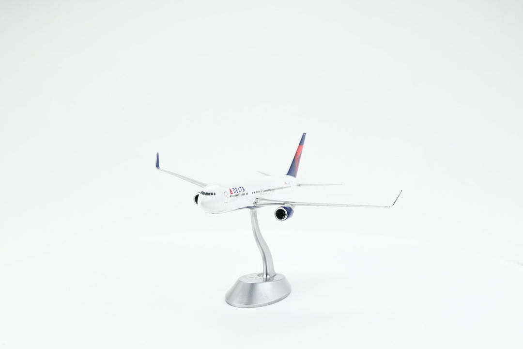 1:200 Delta Air Lines 767-300ER