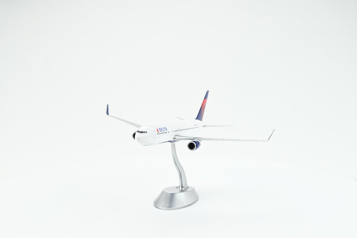 1:200 Delta Air Lines 767-300ER