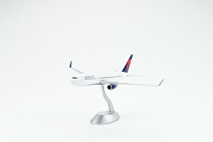 1:200 Delta Air Lines 767-300ER