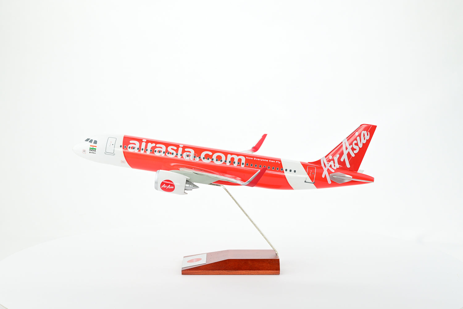 Air Asia Airbus A320 1:100 Aircraft Model – HeroPlane