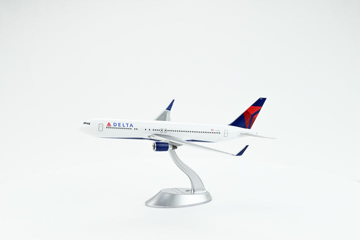 1:200 Delta Air Lines 767-300ER