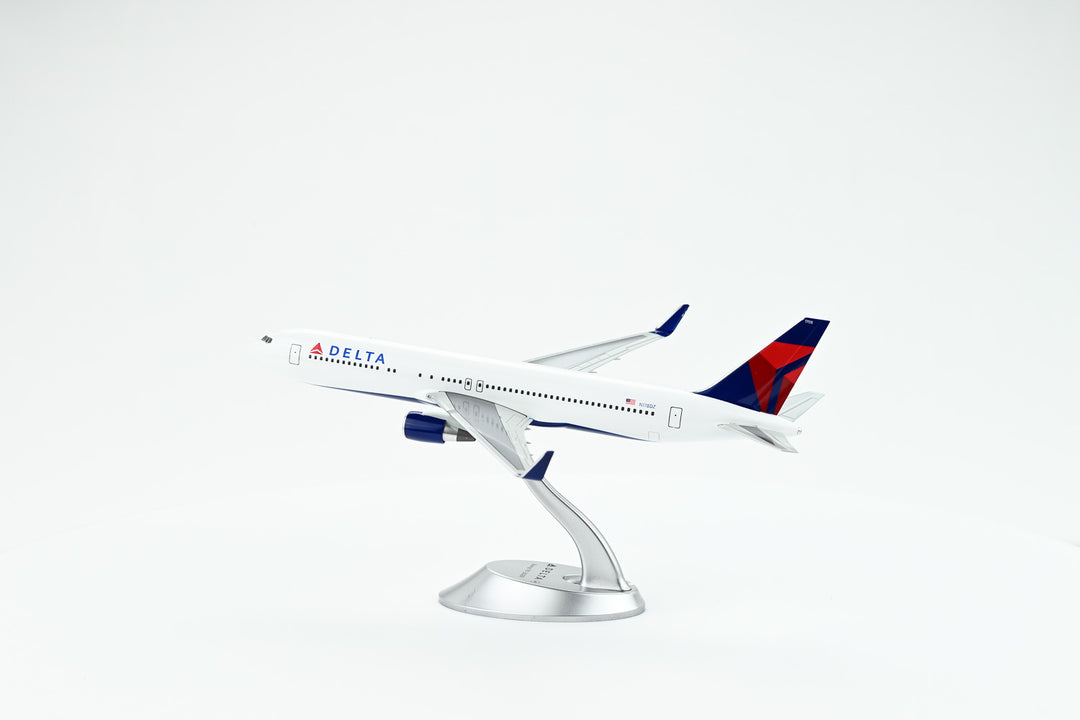 1:200 Delta Air Lines 767-300ER