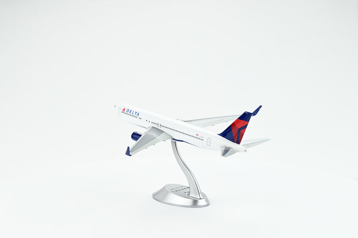 1:200 Delta Air Lines 767-300ER