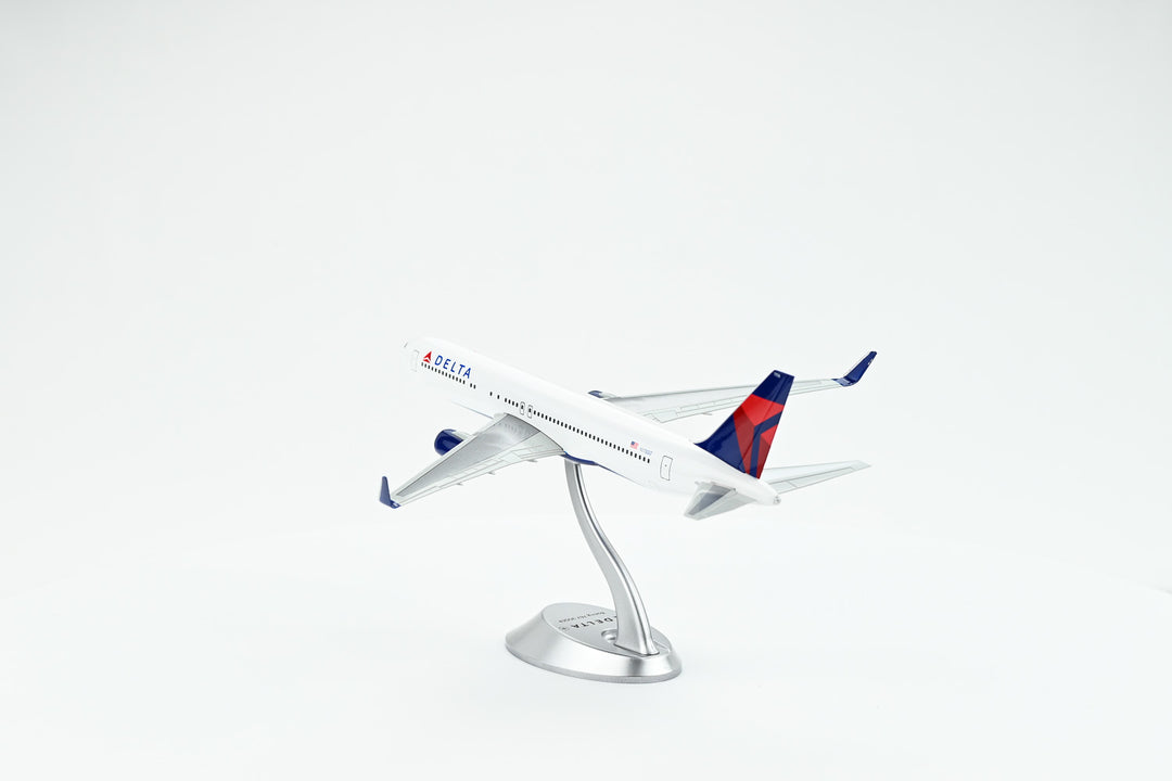 1:200 Delta Air Lines 767-300ER