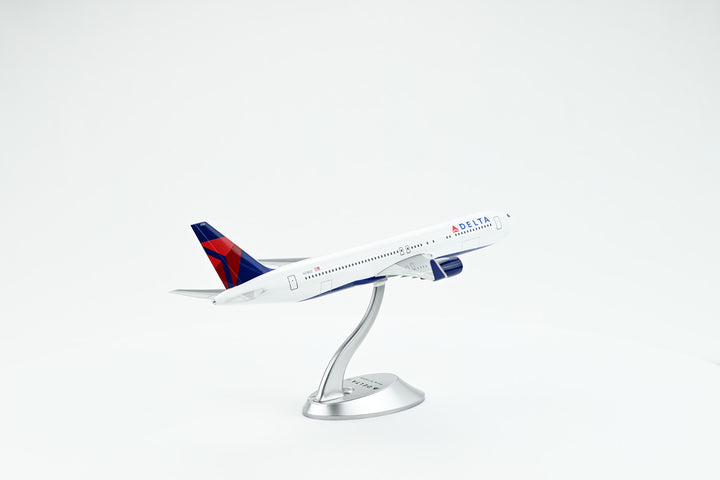 1:200 Delta Air Lines 767-300ER